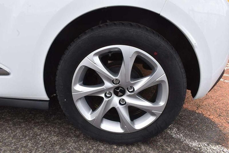 Gebraucht Citroën DS3 Business Class 82 PS (60 kW) 2016 Weiß Kleinwagen