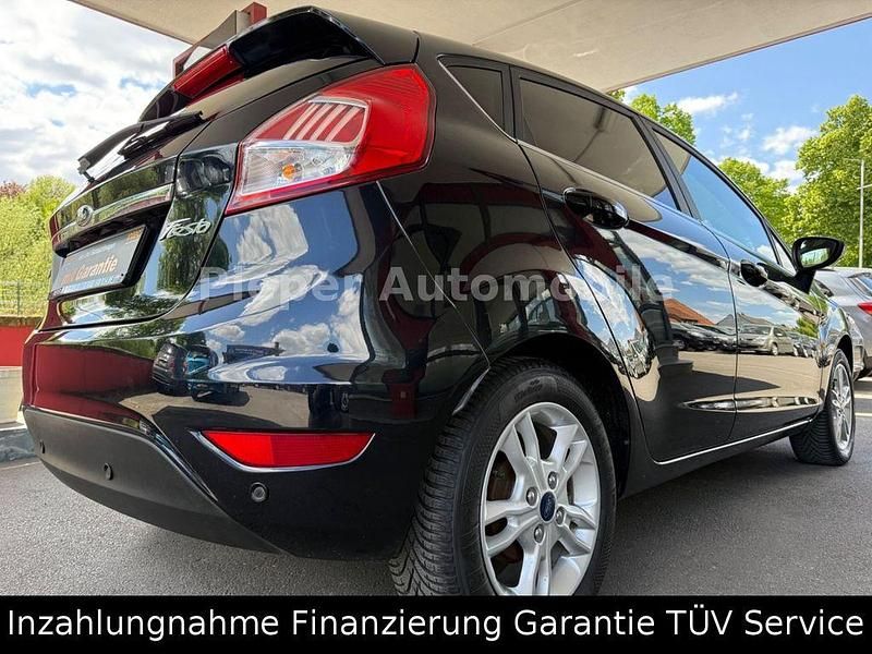 Gebraucht Ford Fiesta Titanium 125 PS (91 kW) 2015 Schwarz Limousine