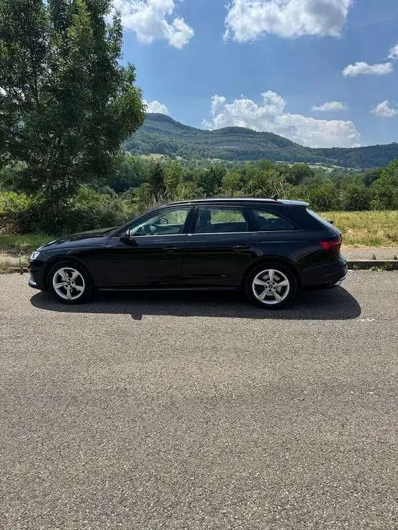 Gebraucht Audi A4 163 PS (119 kW) 2021 Schwarz Kombi