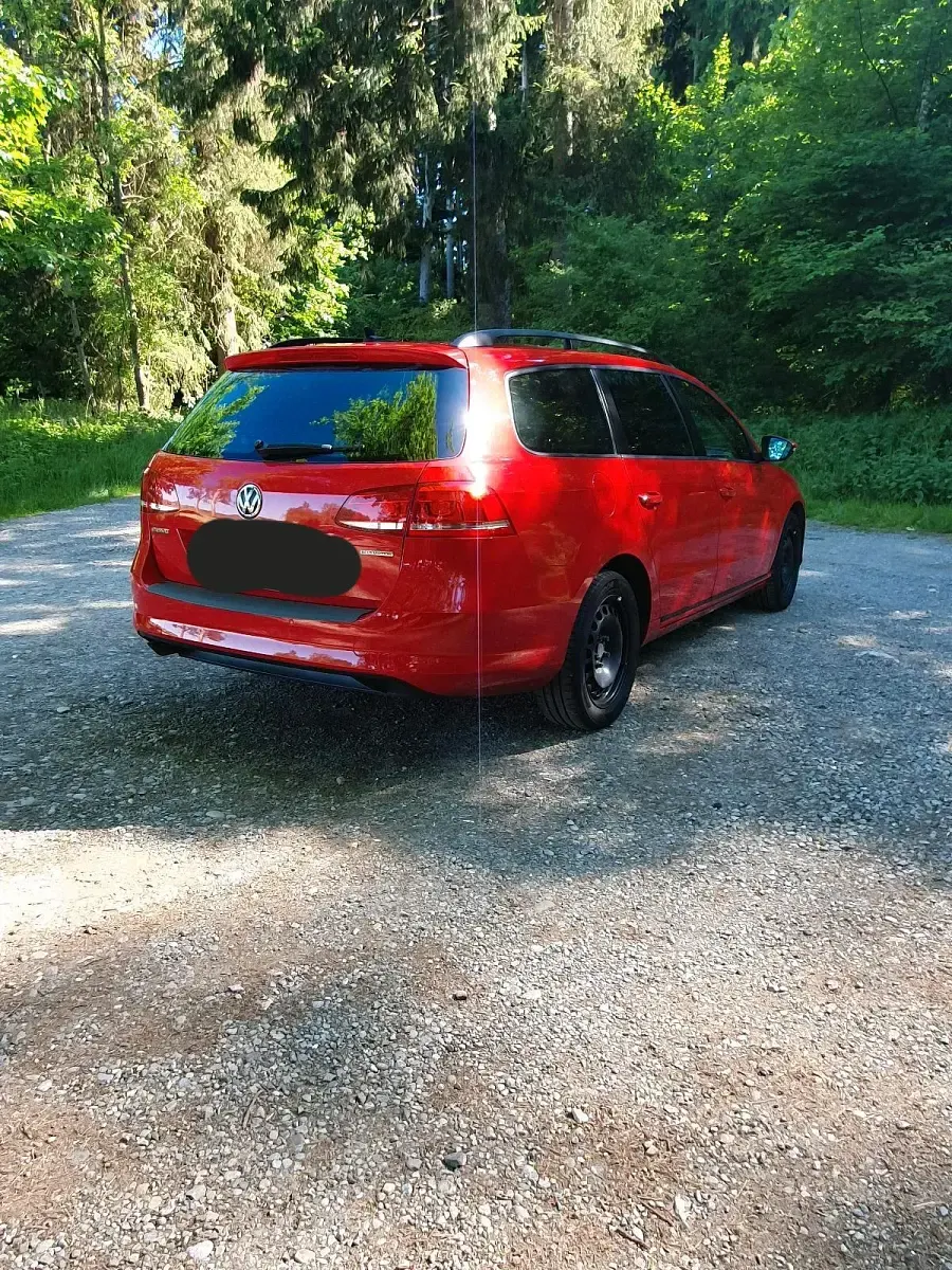 Gebraucht VW Passat 105 PS (77 kW) 2013 Rot Kombi