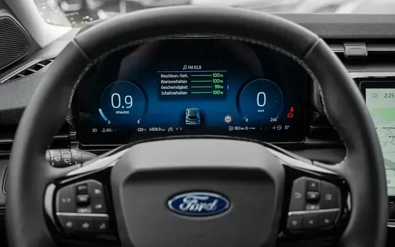Używany Ford Puma Titanium 125 KM (91 kW) 2025 Szary SUV