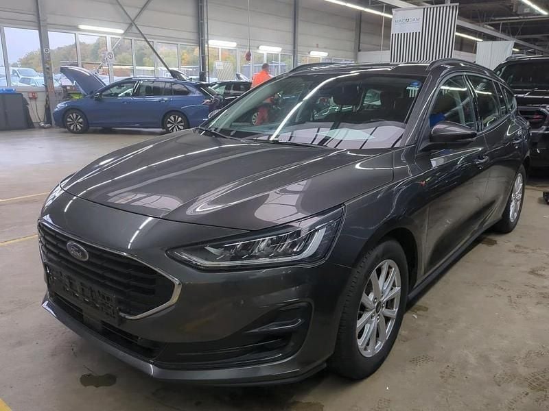 Grau Gebraucht 2022 Ford Focus Limousine | 16.285 € (Guter Preis) - Bild 1/4