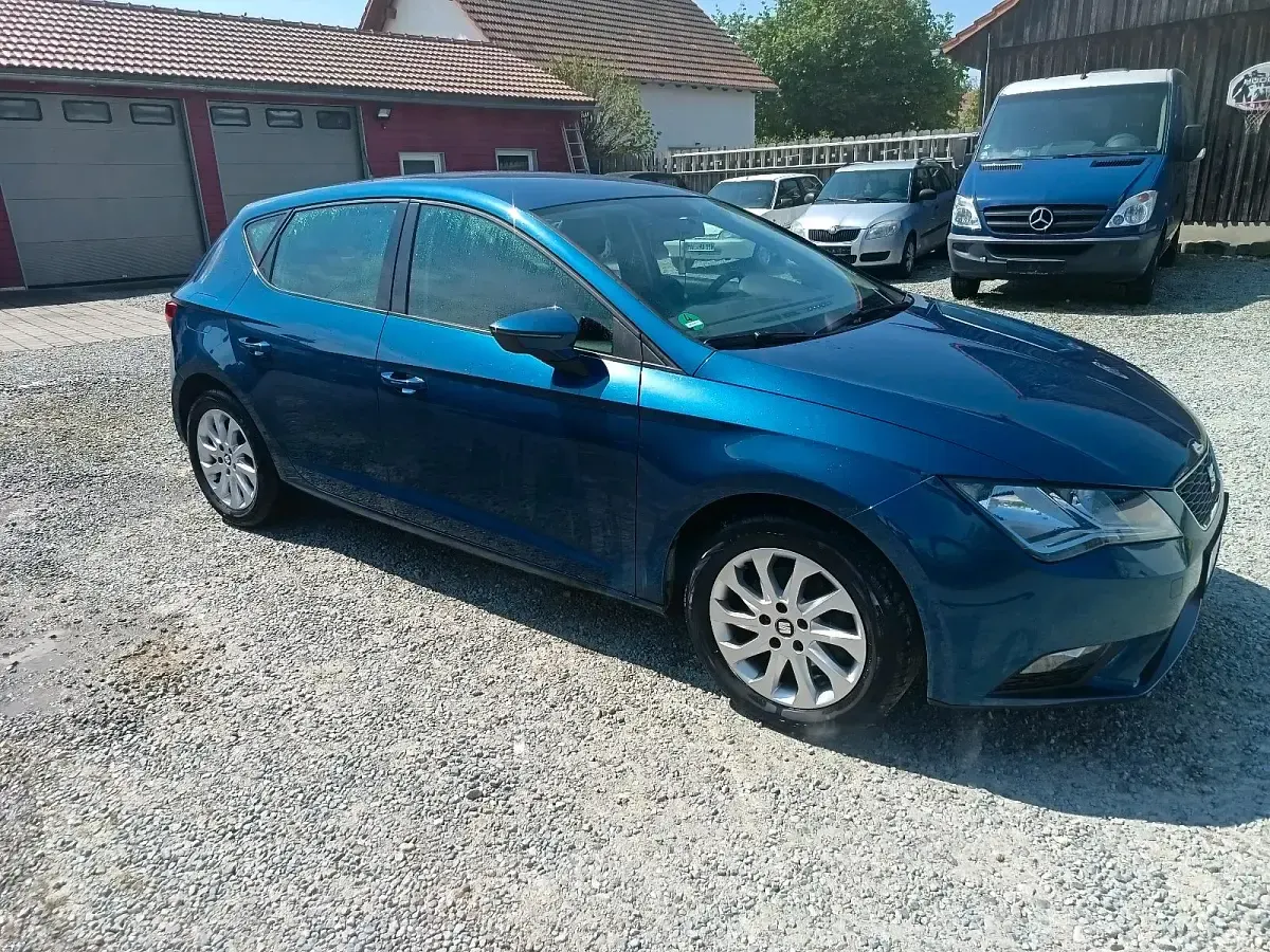 Używany Seat Leon 150 KM (110 kW) 2015 Niebieski Sedan/Limuzyna