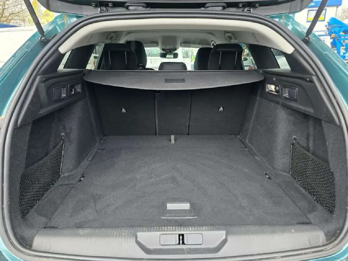 Gebraucht Peugeot 308 Allure 131 PS (96 kW) 2023 Blau Kombi