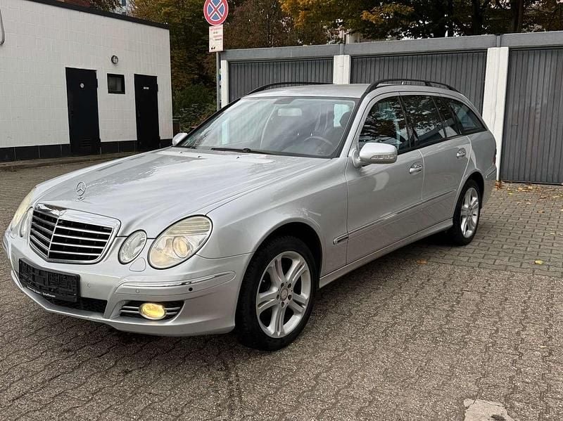 Gebraucht Mercedes E220 170 PS (125 kW) 2009 Iridiumsilber  metalliclack Kombi