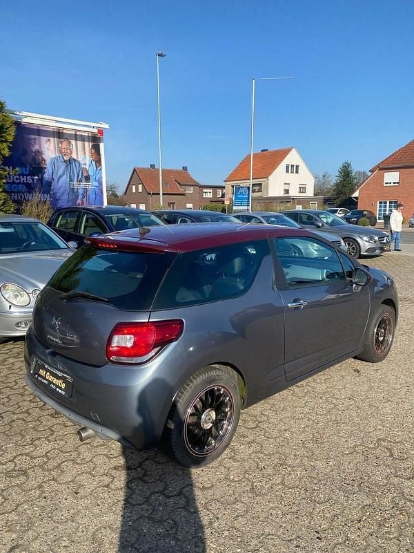 Gebraucht Citroën DS3 96 PS (70 kW) 2011 Grau Kleinwagen