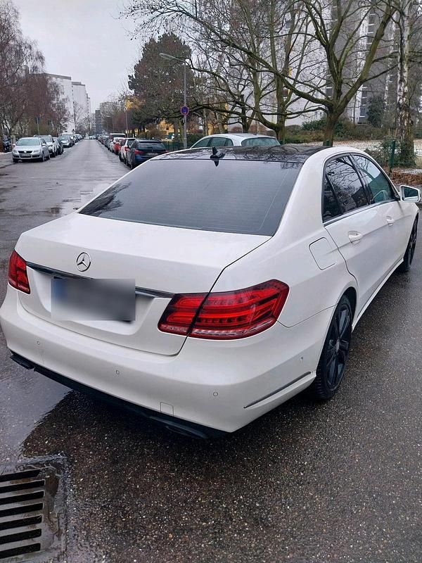 Gebraucht Mercedes E300 231 PS (169 kW) 2014 Weiß Limousine