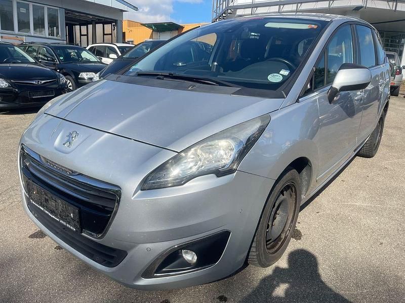 Gebraucht Peugeot 5008 Active 150 PS (110 kW) 2015 Grau Van / Kleinbus
