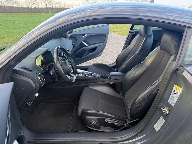 Second-hand Audi TT Ambiente 230 CP (169 kW) 2015 Gri Coupe
