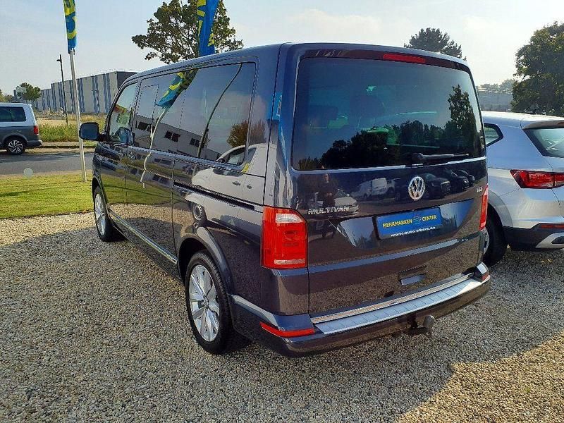 Gebraucht VW Multivan 150 PS (110 kW) 2017 Blau Van