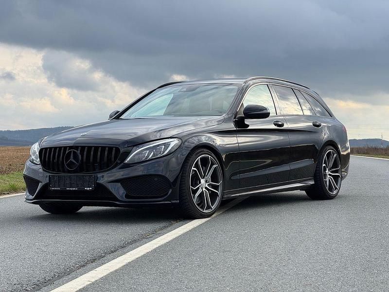 Schwarz Gebraucht 2017 Mercedes C43 AMG AMG Limousine | 27.599 € (Guter Preis) - Bild 1/4