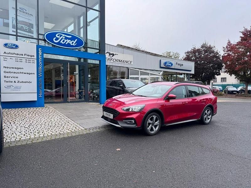 Rot Gebraucht 2021 Ford Focus Active Limousine | 22.450 € (Etwas zu teuer) - Bild 1/4