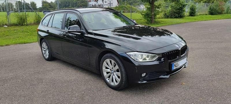 Schwarz Gebraucht 2013 BMW 320 Efficient Dynamics Kombi | 8.400 € (Guter Preis) - Bild 1/4