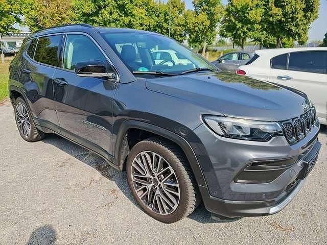 Grau metallic Gebraucht 2021 Jeep Compass Limited SUV | 25.120 € (Fairer Preis) - Bild 1/4