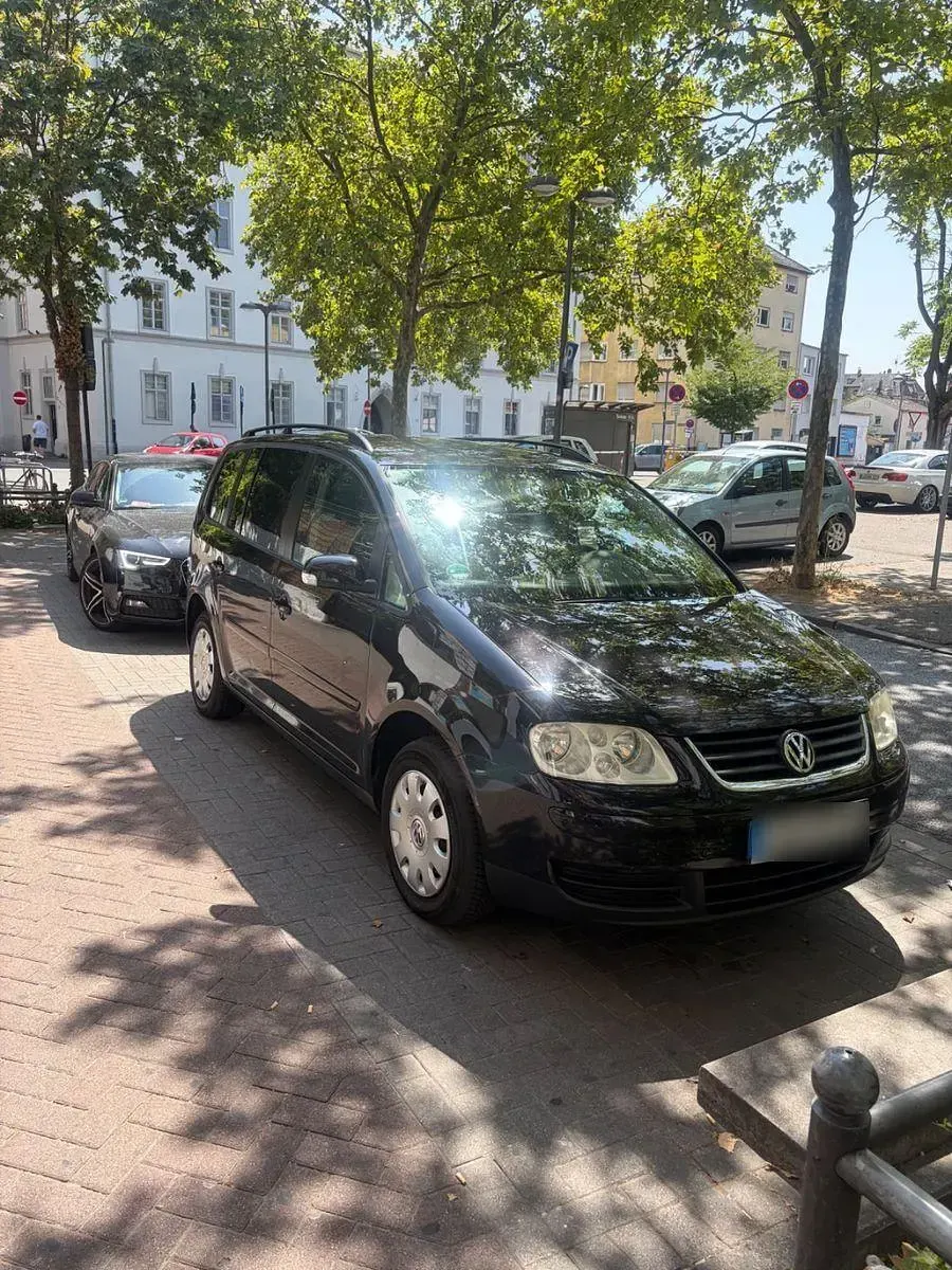 Gebraucht VW Touran 105 PS (77 kW) 2005 Schwarz Van / Kleinbus