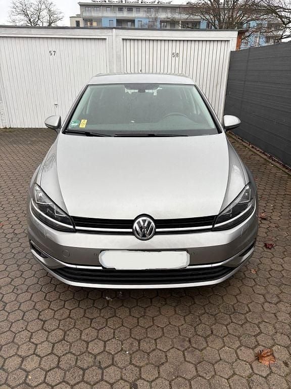 Silber Gebraucht 2019 VW Golf Comfortline Limousine | 19.000 € (Fairer Preis) - Bild 1/4