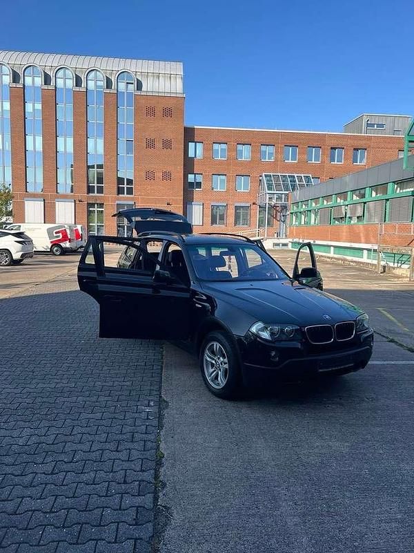 Schwarz Gebraucht 2009 BMW X3 Exclusive SUV | 7.450 € (Fairer Preis) - Bild 1/4