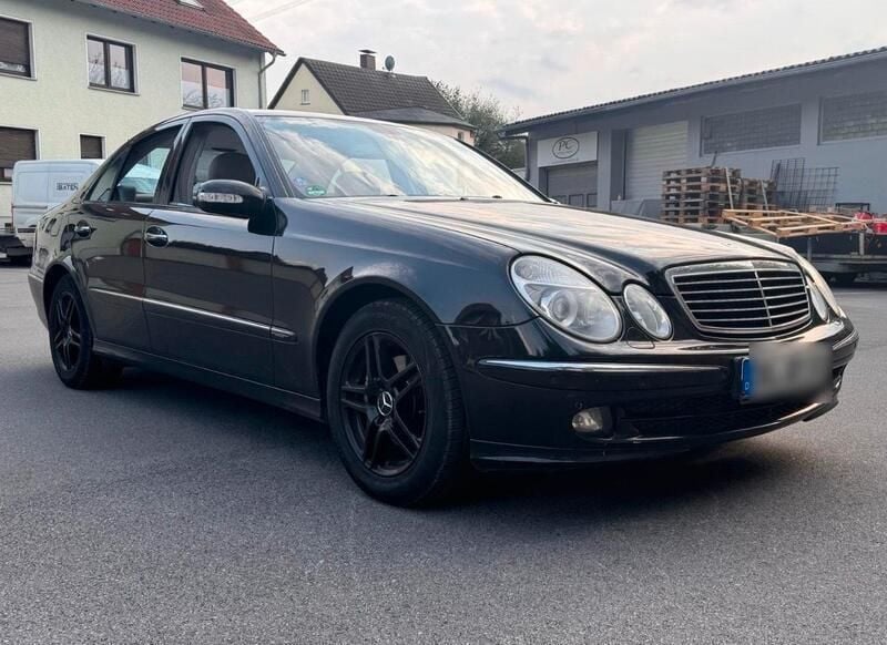 Schwarz Gebraucht 2006 Mercedes E320 Limousine | 3.300 € (Guter Preis) - Bild 1/4