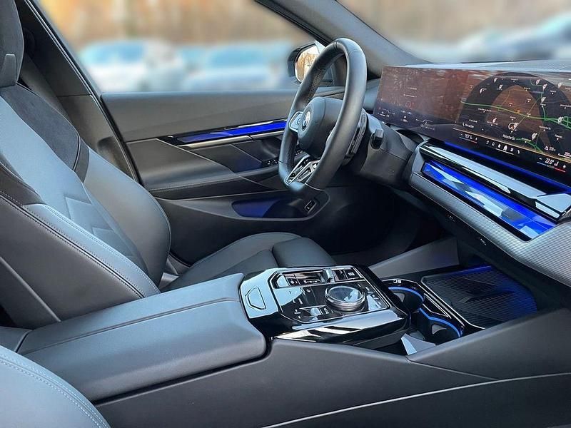 Gebraucht BMW 520 Shadowline 208 PS (152 kW) 2025 Grau Kombi