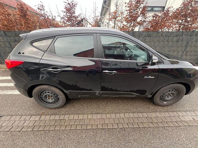 Schwarz Gebraucht 2015 Hyundai ix35 SUV | 8.999 € (Fairer Preis) - Bild 1/4