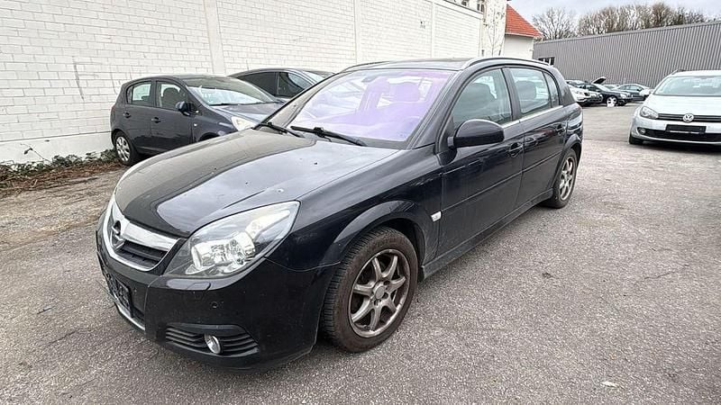 Gebraucht Opel Signum Edition+ 150 PS (110 kW) 2008 Schwarz Kleinwagen