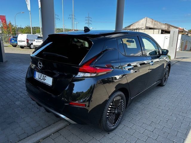 Gebraucht Nissan Leaf N-Connecta 110 kW (150 PS) 2024 Black (m) Kleinwagen