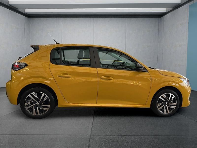 Gebraucht Peugeot 208 Active 101 PS (74 kW) 2023 Gelb Kleinwagen