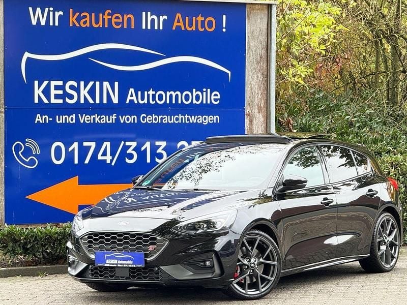 Schwarz Gebraucht 2020 Ford Focus ST Limousine | 21.990 € (Fairer Preis) - Bild 1/3