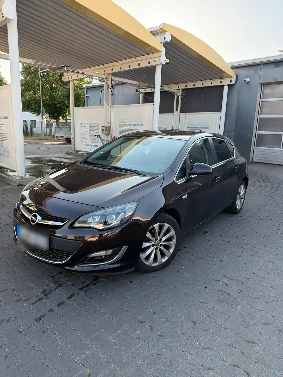 Gebraucht Opel Astra 140 PS (102 kW) 2015 Braun Kleinwagen