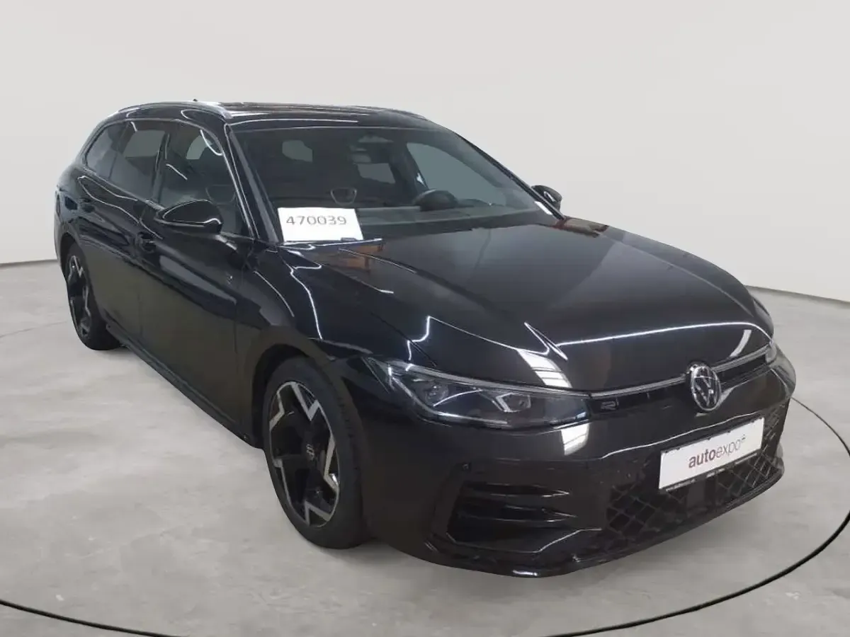 Gebraucht VW Passat R-line 150 PS (110 kW) 2025 Kombi
