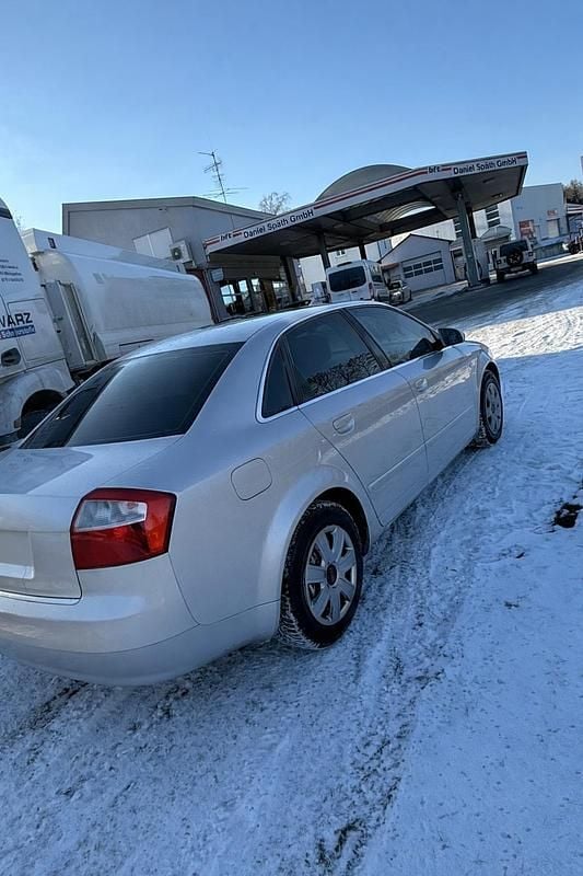 Gebraucht Audi A4 135 PS (99 kW) 2001 Silber Limousine