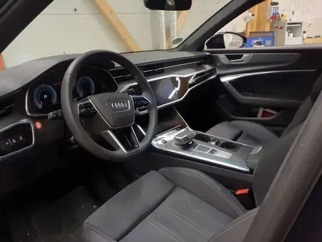 Gebraucht Audi A6 S-Line 286 PS (210 kW) 2025 Blau Kombi