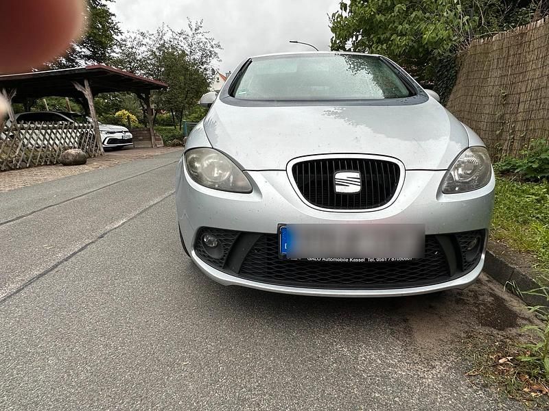Silber Gebraucht 2007 Seat Altea FR Van / Kleinbus | 1.500 € (Superpreis) - Bild 1/4