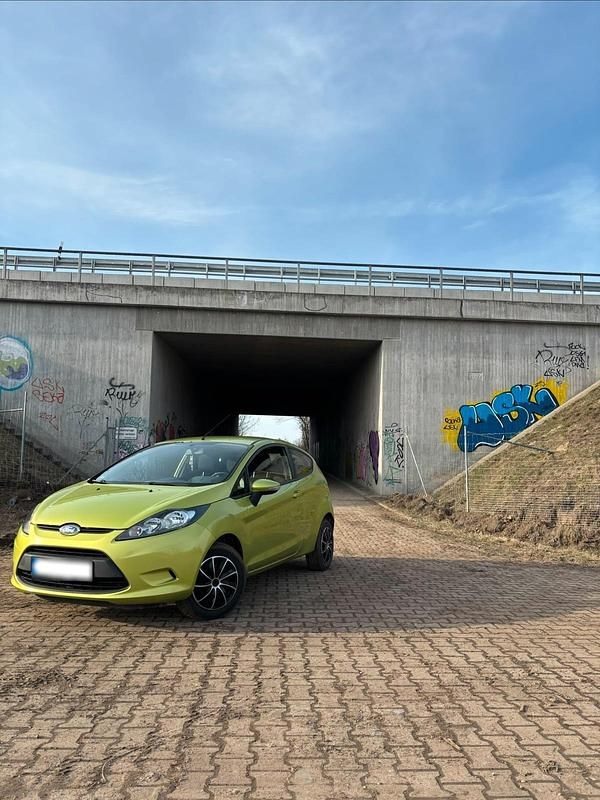 Gebraucht Ford Fiesta 82 PS (60 kW) 2009 Grün Kleinwagen