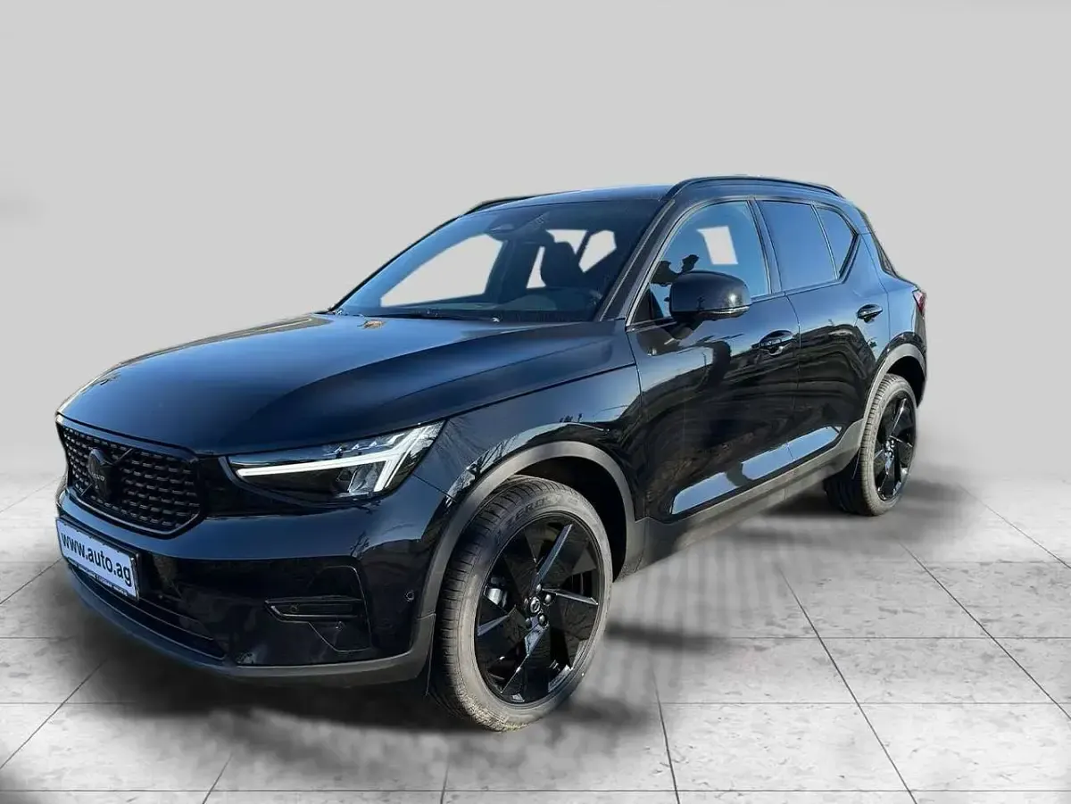 Gebraucht Volvo XC40 Plus 163 PS (119 kW) 2026 Onyx black SUV
