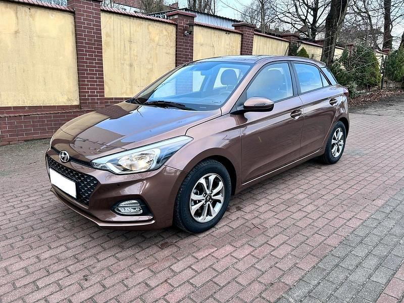 Braun Gebraucht 2018 Hyundai i20 Trend Kleinwagen | 10.499 € (Guter Preis) - Bild 1/3