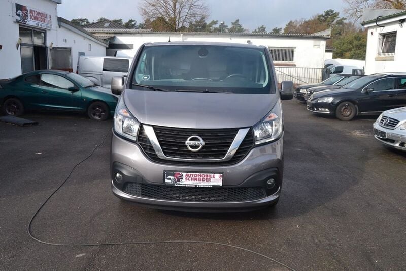 Grau Gebraucht 2017 Nissan NV300 Comfort Van | 8.400 € (Superpreis) - Bild 1/4