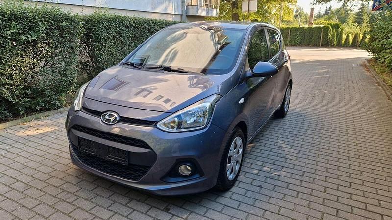 Grau Gebraucht 2016 Hyundai i10 Kleinwagen | 6.990 € (Fairer Preis) - Bild 1/4