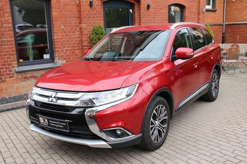 Rot Gebraucht 2015 Mitsubishi Outlander Plus SUV | 11.500 € (Superpreis) - Bild 1/4