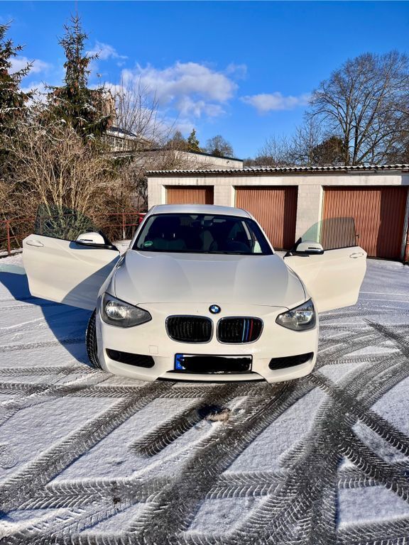 Weiß Gebraucht 2013 BMW 114 Kleinwagen | 5.999 € (Guter Preis) - Bild 1/4
