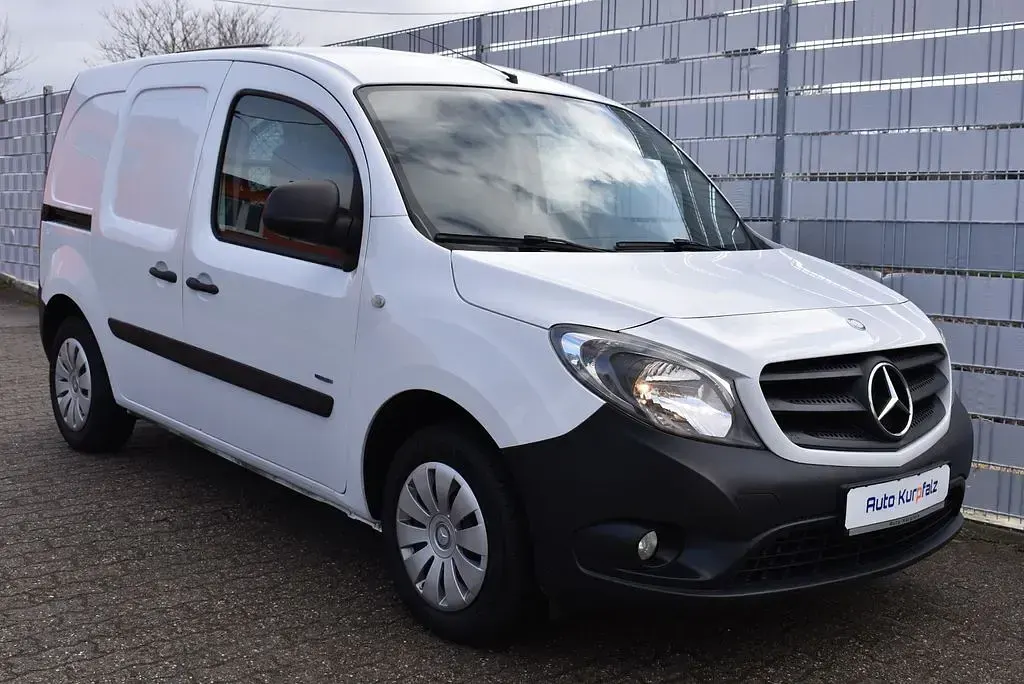 Gebraucht Mercedes Citan 111 110 PS (80 kW) 2017 Weiß Van / Kleinbus
