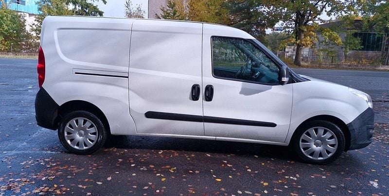 Gebraucht Opel Combo Edition 105 PS (77 kW) 2013 Weiß Van / Kleinbus