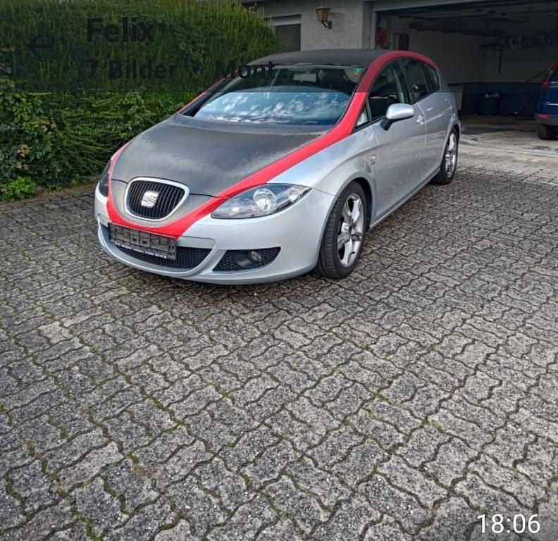 Grau Gebraucht 2009 Seat Leon Sport Limousine | 1.700 € (Superpreis) - Bild 1/4
