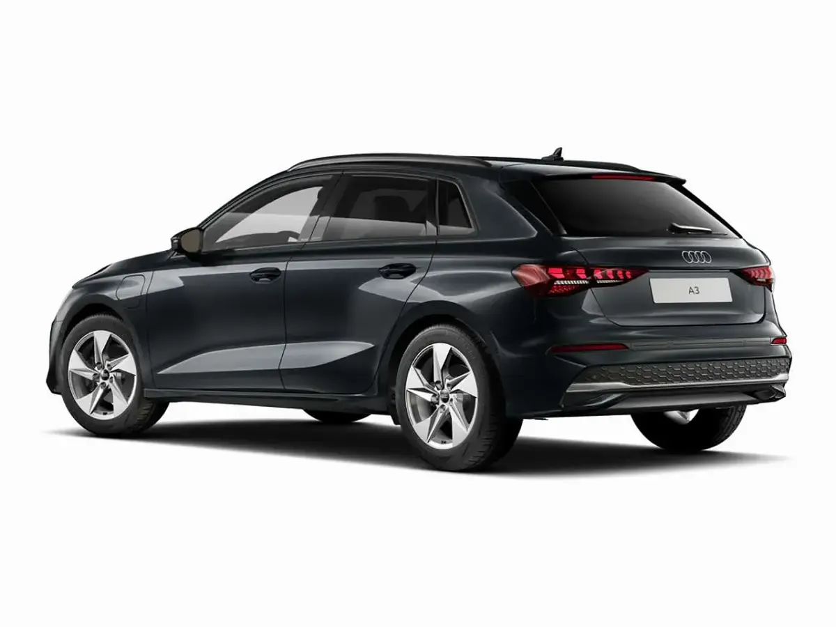 Gebraucht Audi A3 Ambiente 204 PS (150 kW) 2025 Grau Limousine