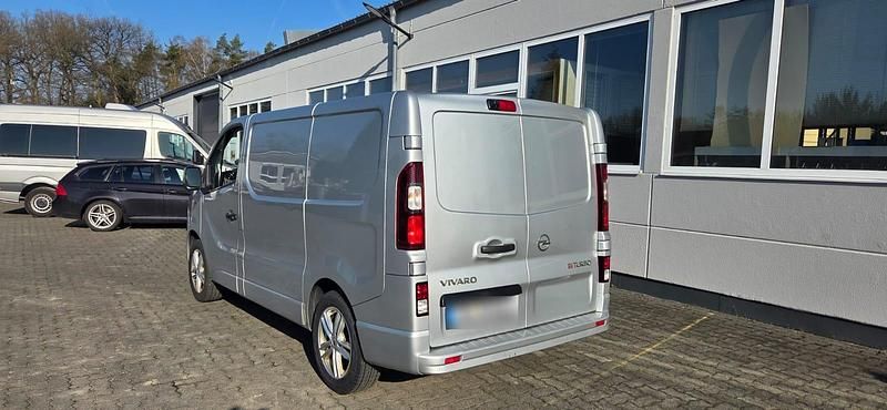 Gebraucht Opel Vivaro 146 PS (107 kW) 2019 Silber Van / Kleinbus