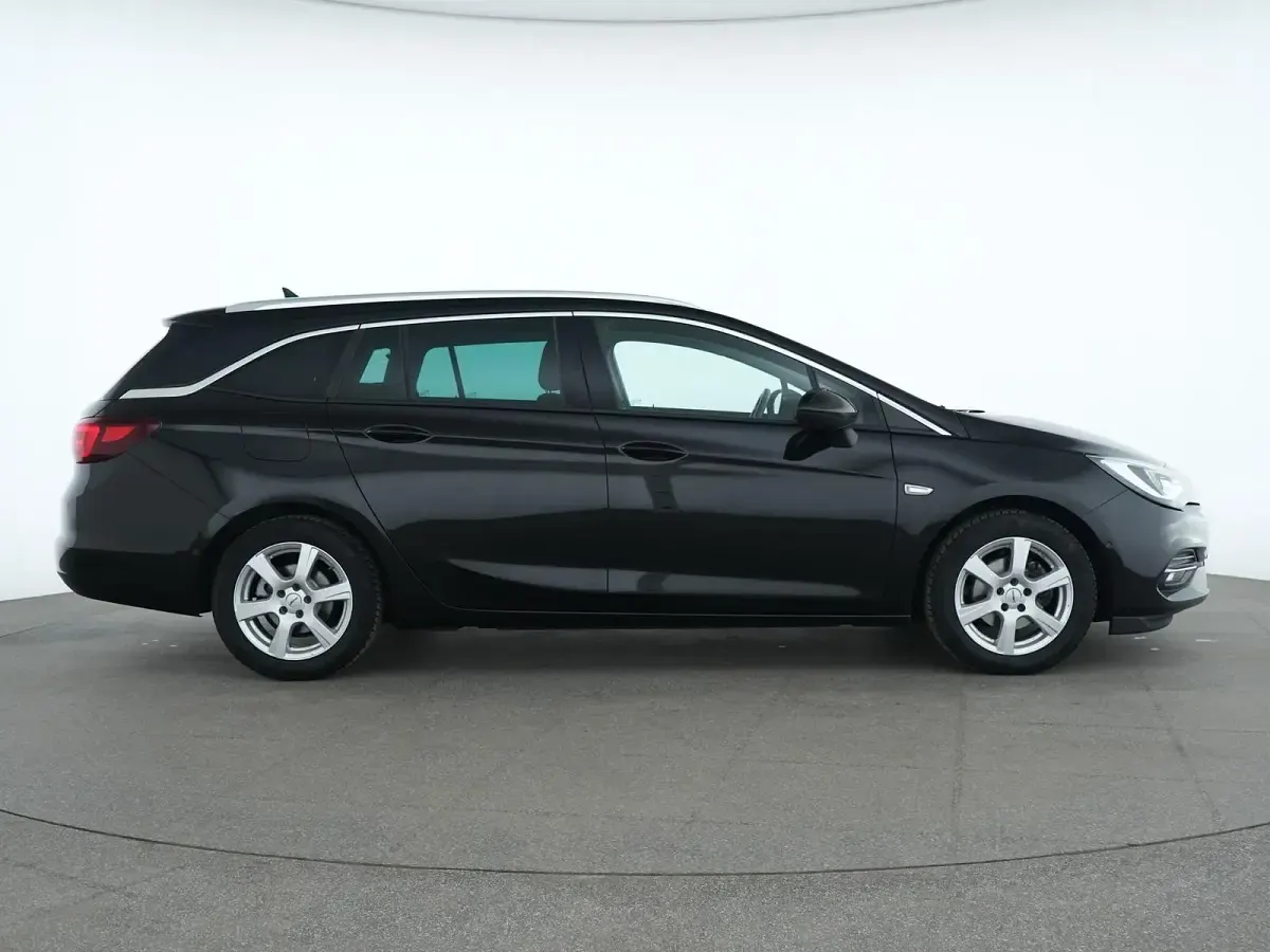 Gebraucht Opel Astra Elegance 122 PS (89 kW) 2021 Onyx schwarz Limousine