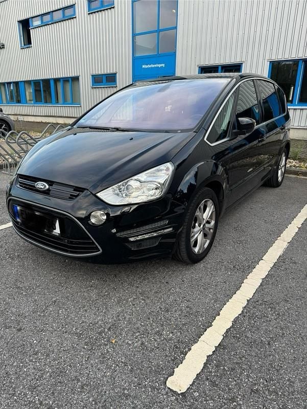 Schwarz Gebraucht 2010 Ford S-MAX Titanium Van / Kleinbus | 8.500 € (Teuer) - Bild 1/4