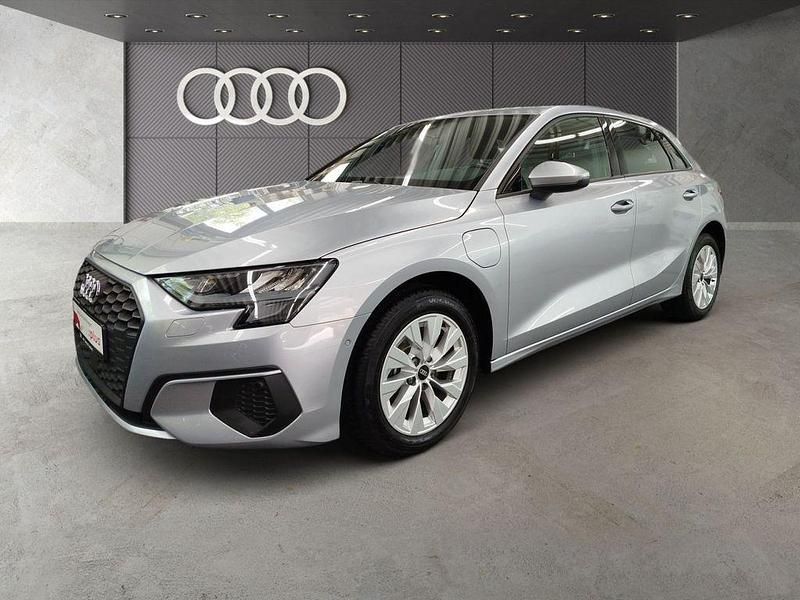 Silber Gebraucht 2022 Audi A3 Sportback e-tron Limousine | 24.350 € (Fairer Preis) - Bild 1/2