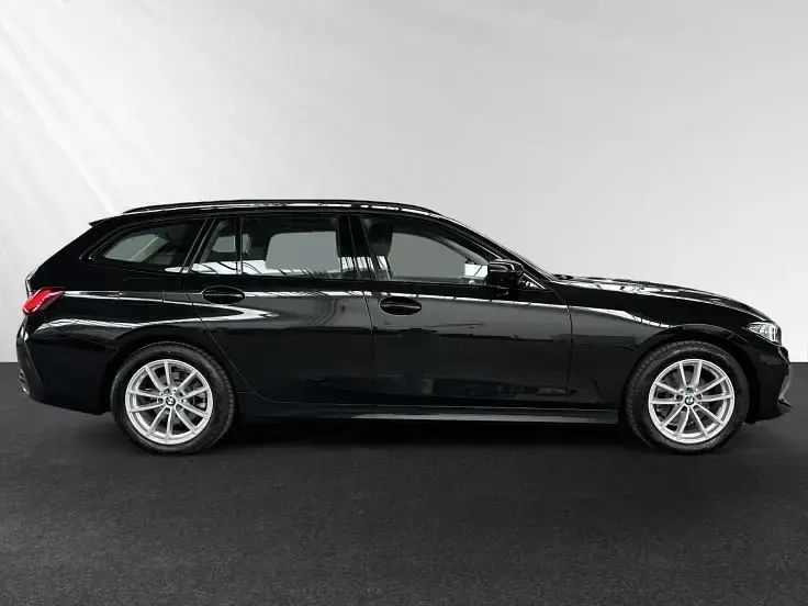 Gebraucht BMW 320 Comfort Edition 190 PS (139 kW) 2025 Saphirschwarz Kombi