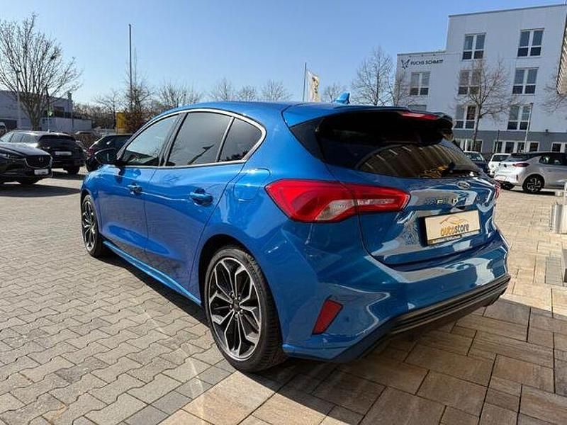 Gebraucht Ford Focus ST-Line X 155 PS (114 kW) 2021 Dynamicblau (metallic) Limousine